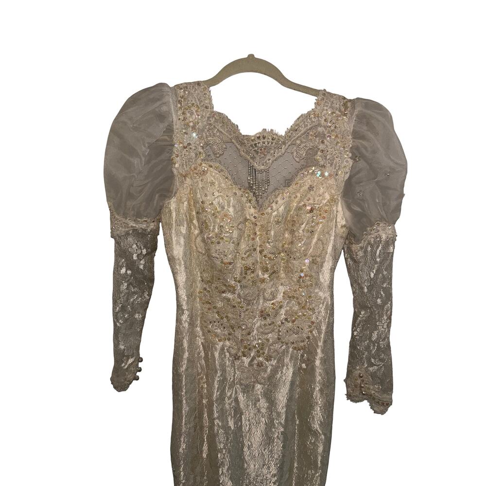 Vintage 1980s Lace Wedding Dress - Picture 4 of 10